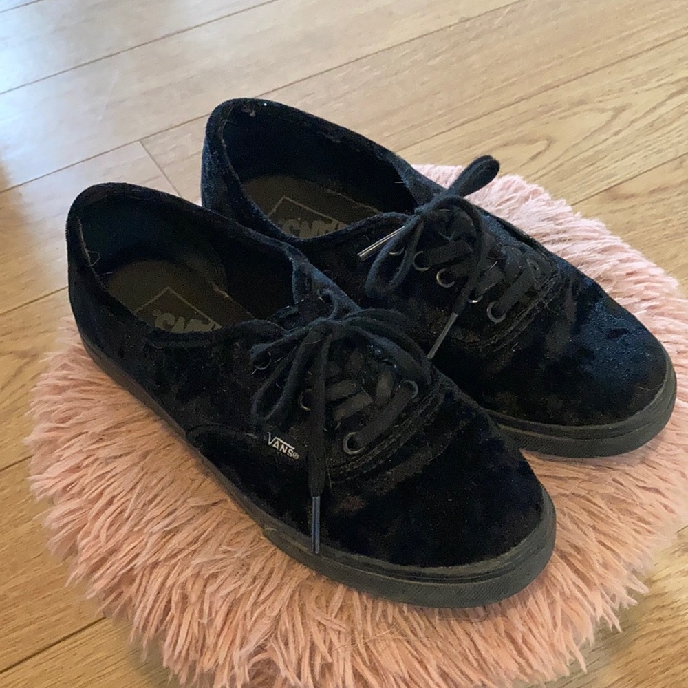 Velvet VANS